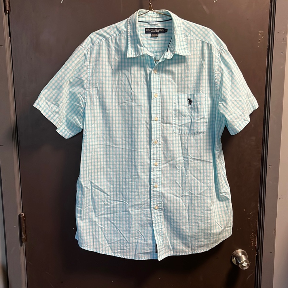 Baby blue U.S. POLO ASSASIN MEN'S short sleeve button up flannel.